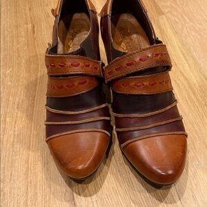 L'Artiste Spring Step Wondrous Ankle Boots Women 40/9-9 Brown Leather Distressed